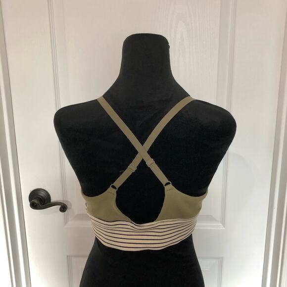 New Aerie Offline Intimates Crossback Green Sports Bra Size Large Supportive‎ - Picture 7 of 8